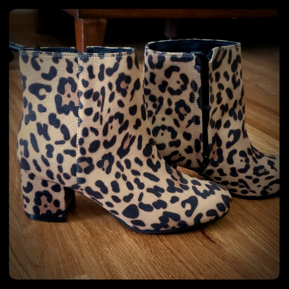 Heeled cheetah booties nwt